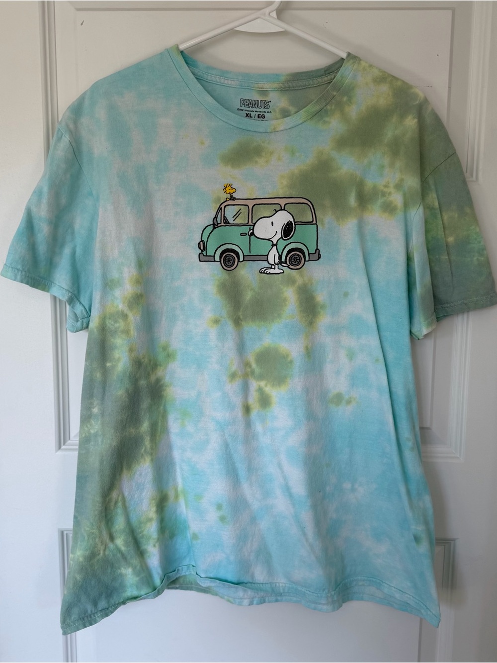 Peanuts' Snoopy Tie-Dye Tee - Light Blue & Green